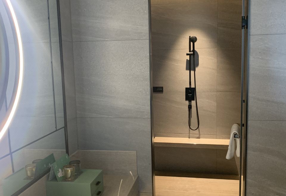 Investon Hotel Shenzhen LonghuaGrande Deluxe Twin Size Bed Room