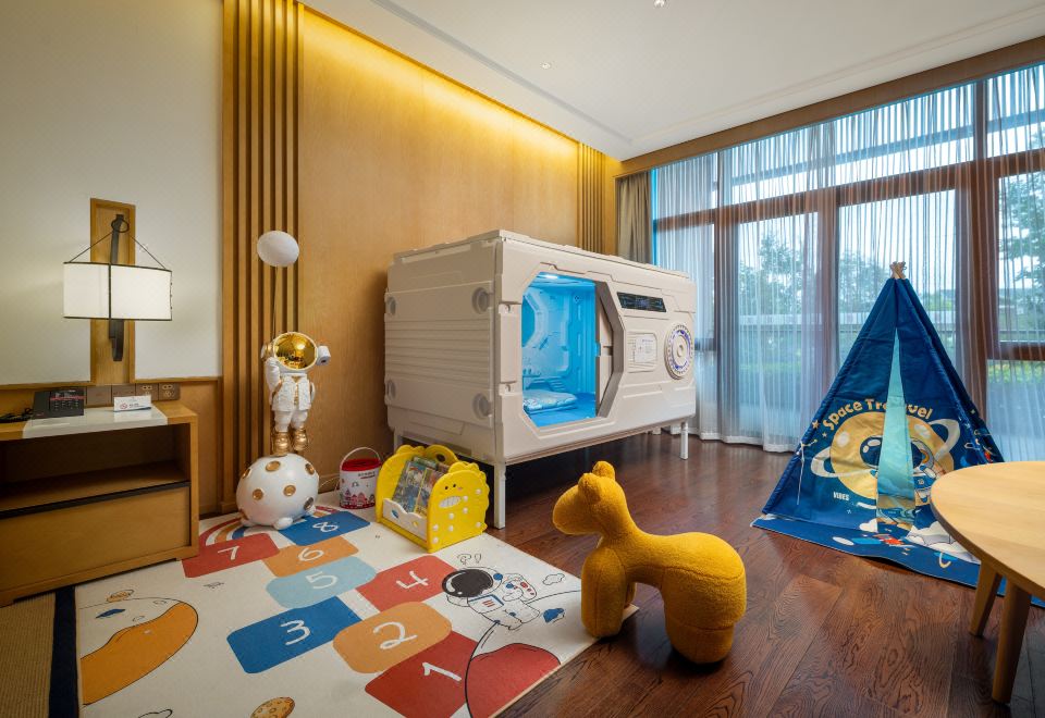 糖果星球亲子三床套房（超大空间丨阳台丨太空舱丨帐篷）