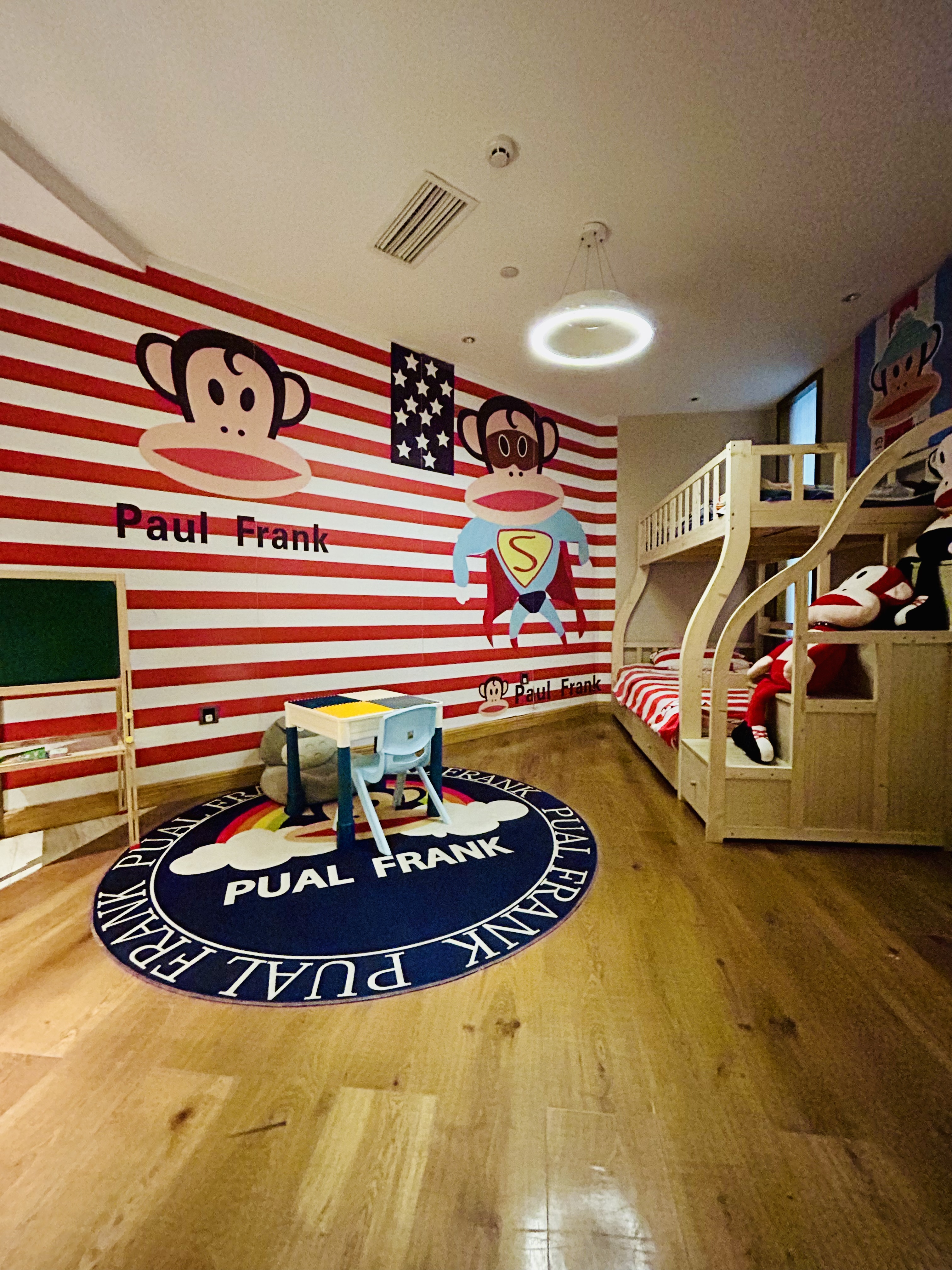 逗趣·乐园亲子房（静谧双床+上下床+天猫精灵）