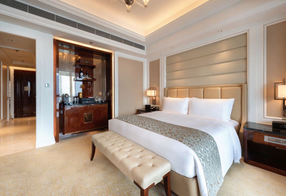 The Ritz-Carlton ChengduSquare View King Room