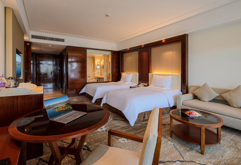 GRAND NEW CENTURY RESORT Siming Lake YuyaoDeluxe Lake-view Twin Room