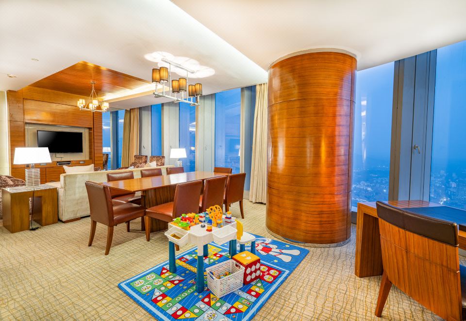 InterContinental NanjingUltraman Themed Family Lake-View Suite