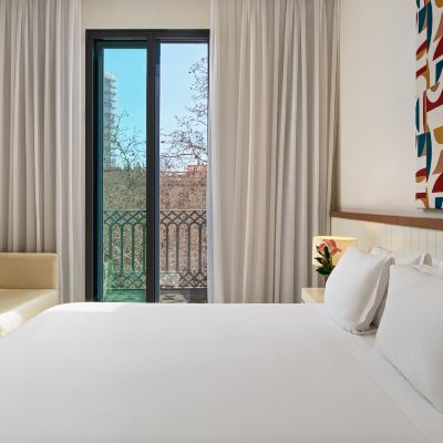 Standard Triple Room H10 Urquinaona Plaza Hotel Promo Code