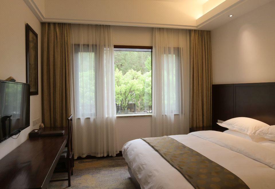 Tiantai Hot Spring ResortAnnex Building Elegant Queen Room