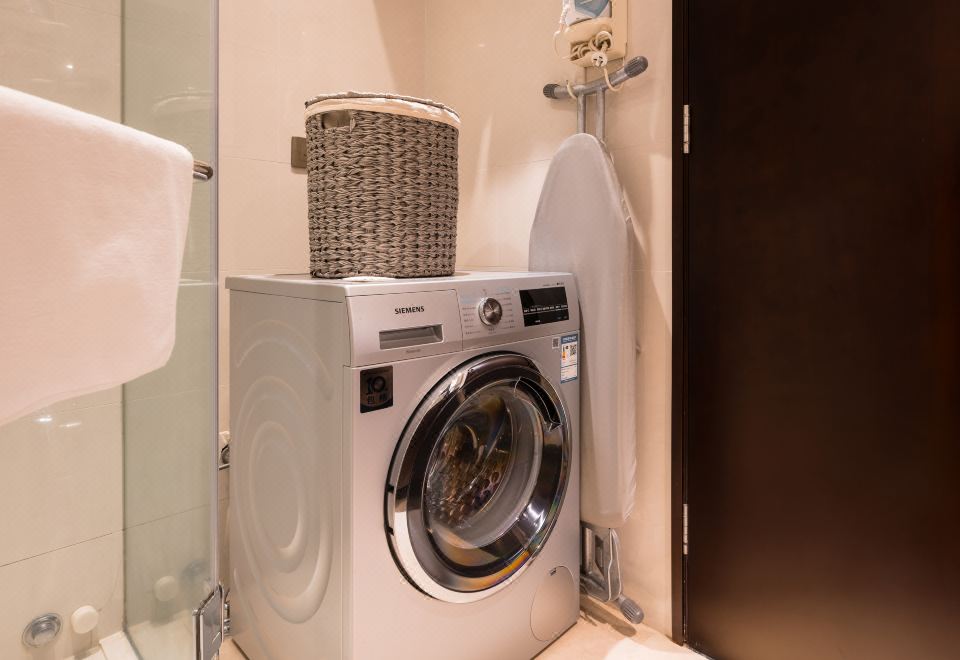 豪華精品大床房|180度城央景觀|洗衣乾衣機|全功能廚房