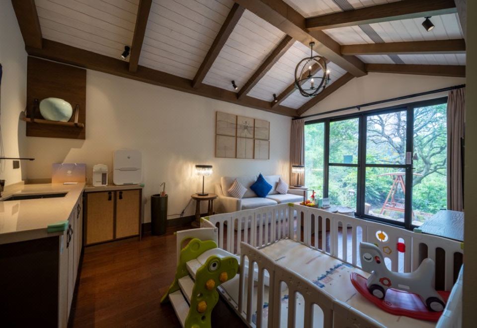Hangzhou SENBO Nature Park and ResortDeluxe Family Friendly Villa - 2-Bedroom