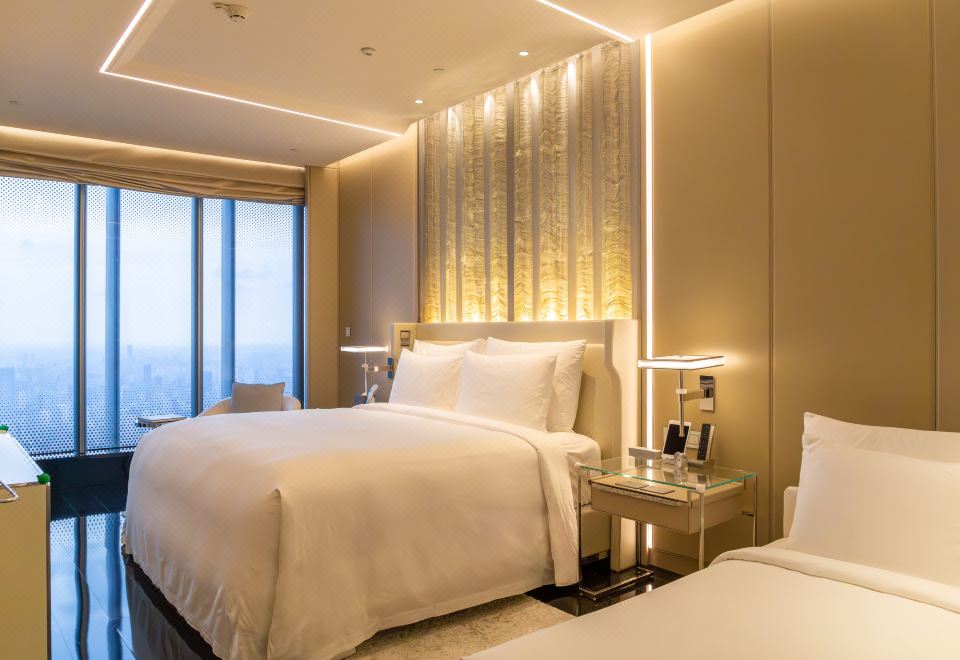 外滩景观云上家庭套房