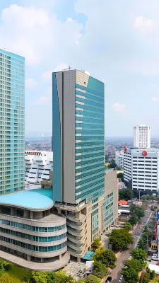 Grand Whiz Hotel Praxis Surabaya Отели в г. 