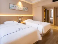 YaSheMan Hotel (Honghu Yasi Plaza Store) Hotels in Honghu