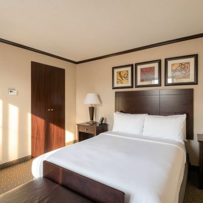 1 Queen Bed, Wheelchair Accessible Hotel Burbank Promo Code