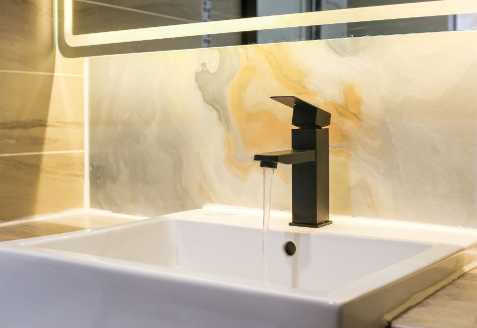 行政套房（智能客控+深睡舒適床墊+辦公桌椅）