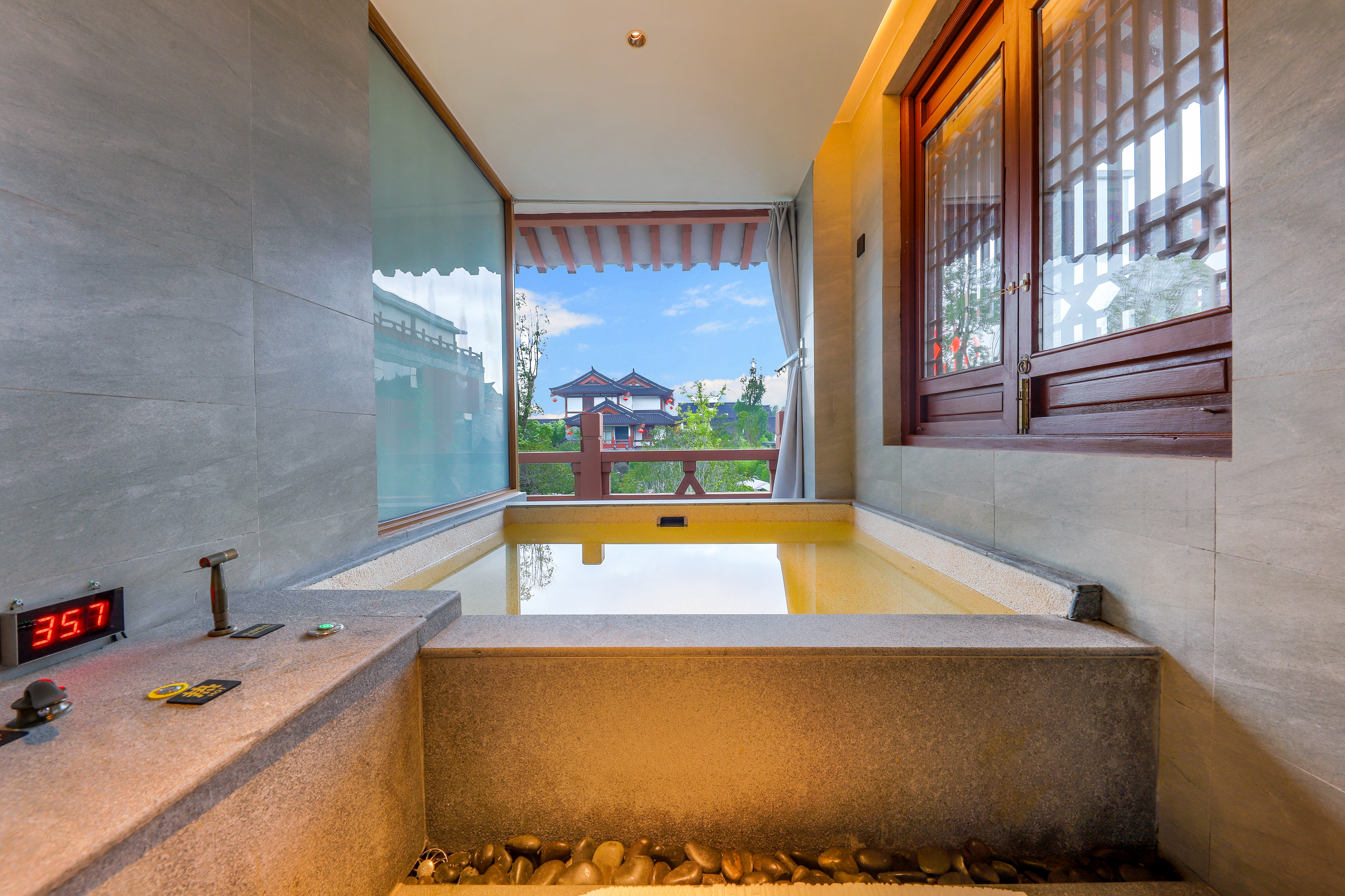 印象·白牡丹大床房（私人温泉泡池+打卡美景）