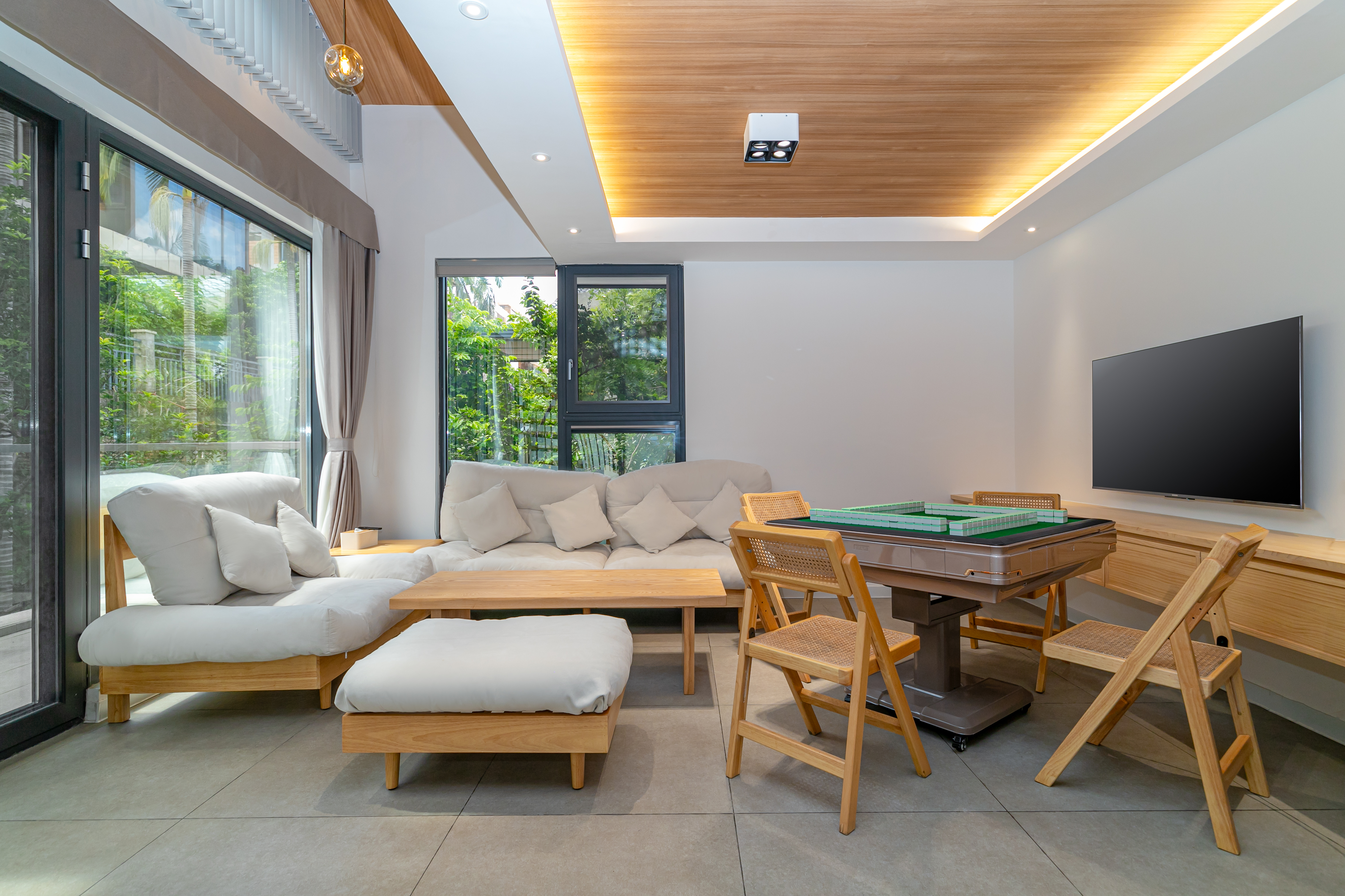 私湯Loft大床房 |室內泡池+配套客廳+冰箱