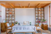 Xingyi Wanfenglin Ruhuazaoye Homestay (Baguatian Observation Deck)