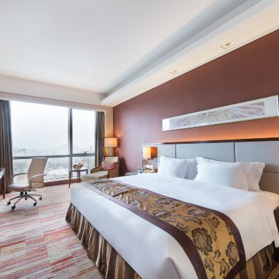 高級大床房 中山大信皇冠假日酒店優惠