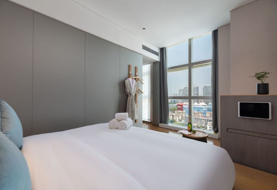 Pagoda Hotel, Baoan,Qianhai, ShenzhenCozy Healing Double Bed Room (Tatami)