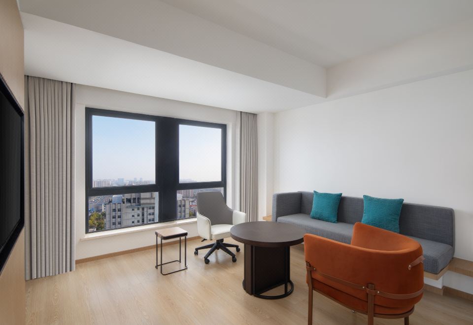 套房-茂月120°城景