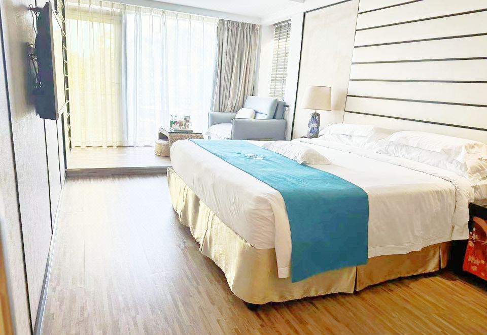 花园露台凉亭湖景房