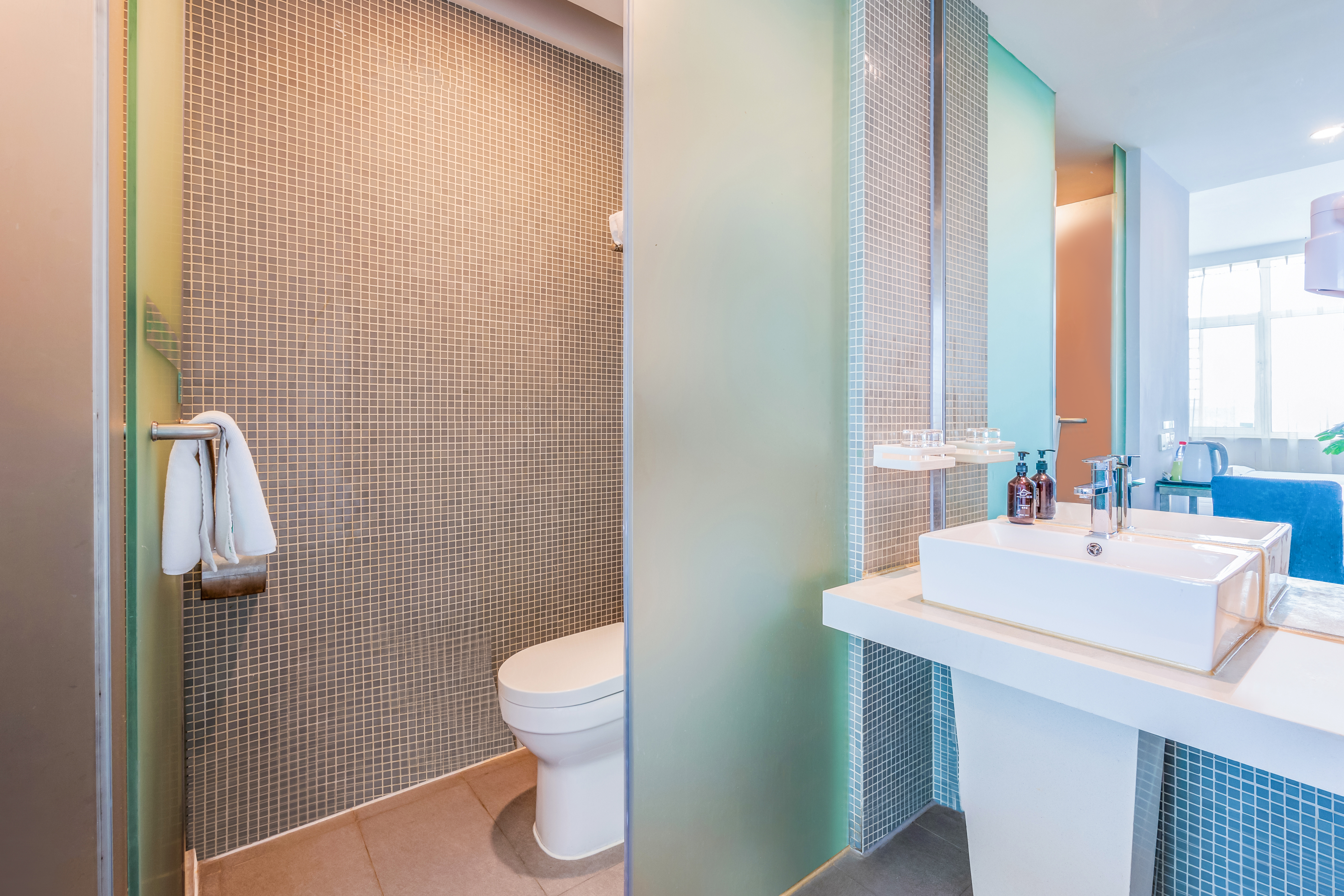 商务阳光双床房（独立空调+席梦思床垫+羽绒枕+羽绒被）