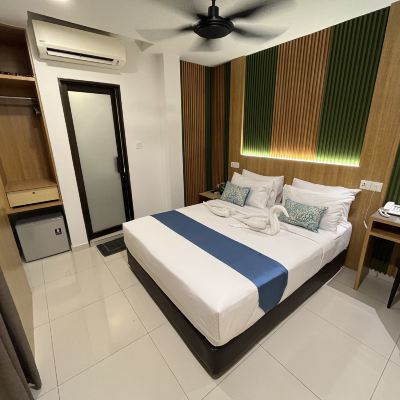 Bilik queen mewah Kupon City Central Hotel