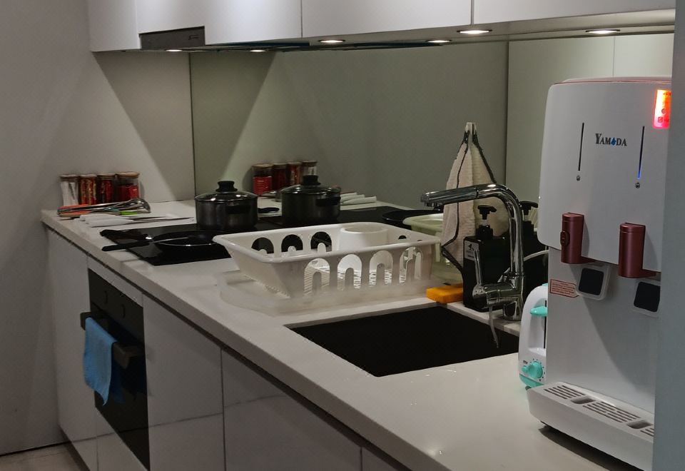 Sky Suites KLCC Homestay by BIRDY STAYHigh-floor 2-bedroom Suite 1 Bathroom With KL Tower View