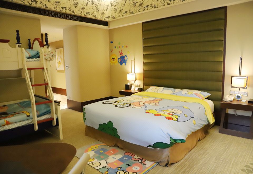 Crowne Plaza HefeiCrown Deluxe Family Room