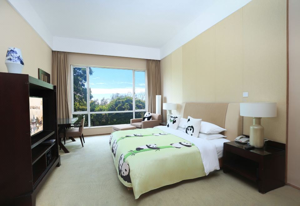 Jinling ResortLakeside Panda Theme Family Suite