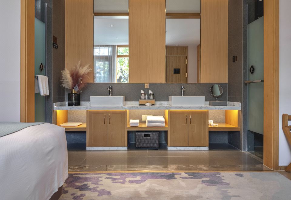 河畔景觀大床房