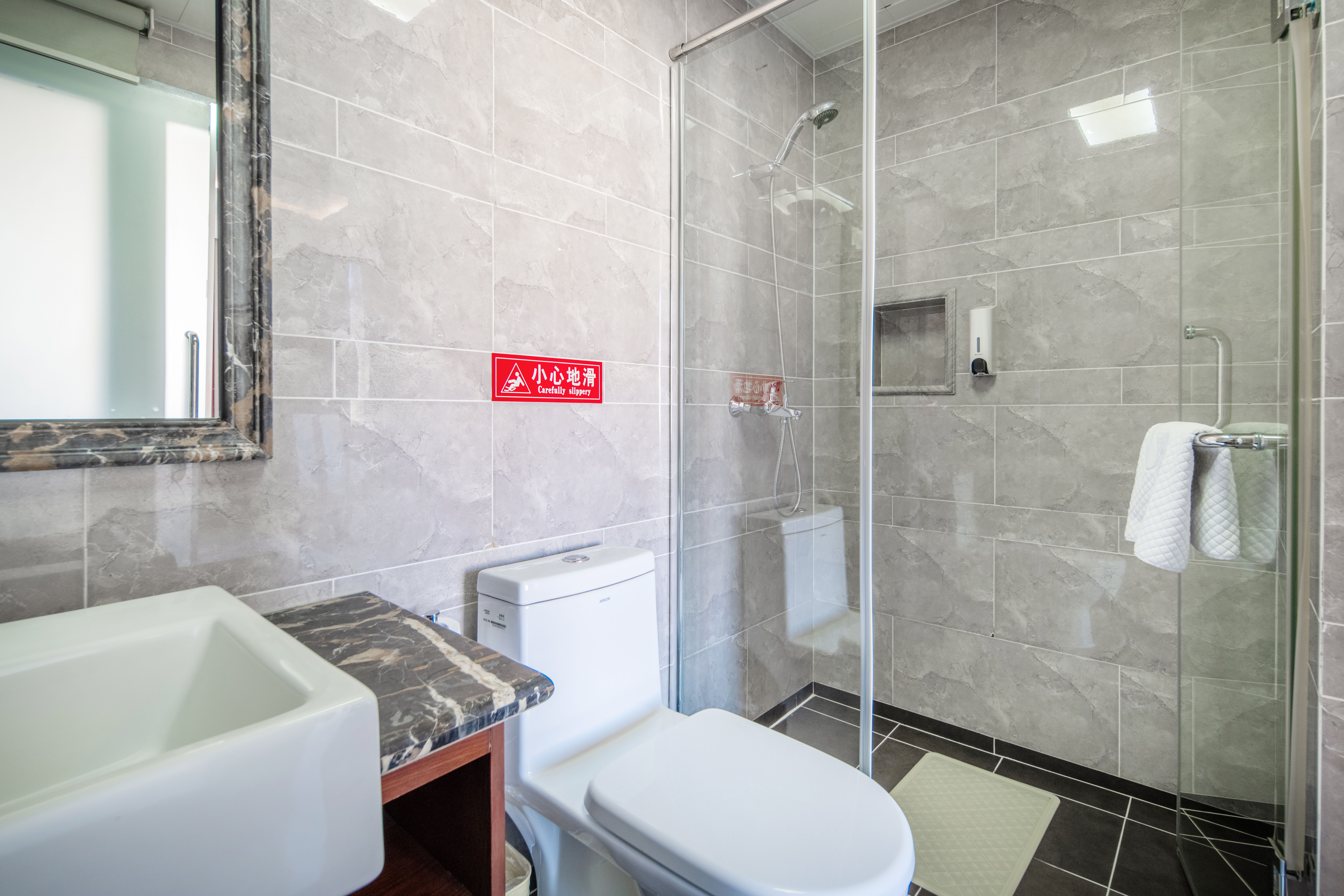 林间墅怡景家庭房