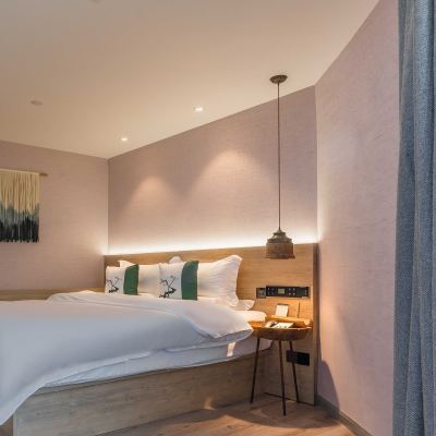 雲端·LOFT大床房（大客廳+上下兩層） 雲孚裏雲宿（都江堰南橋雲居）優惠