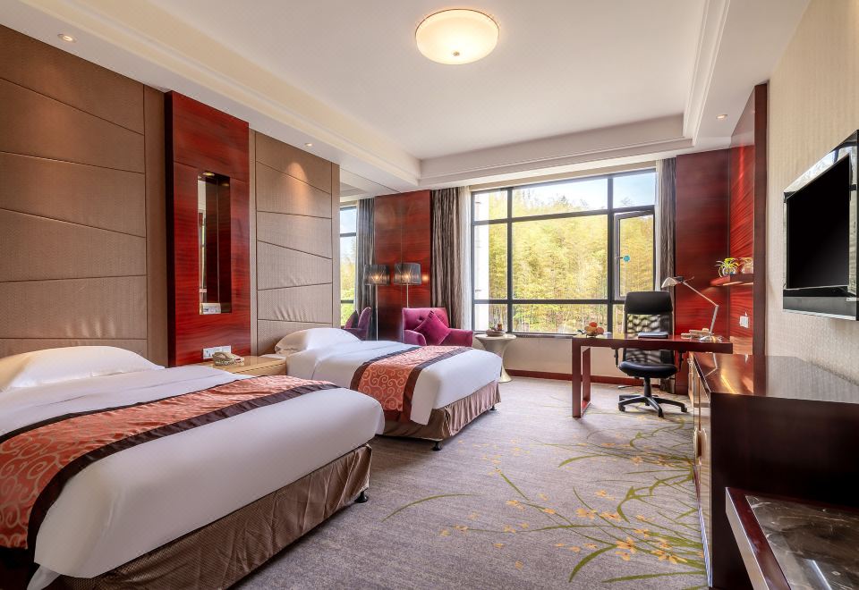 Yixing Bamboos International Conference CenterMountain View Twin Room--Overlooking Thousands Of Acres Of Verdant Bamboo, Enjoy A Leisurely And Carefree Experience.
