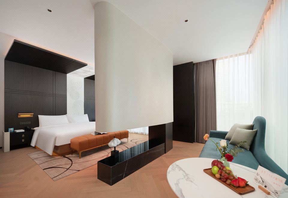 Deluxe King Size Room