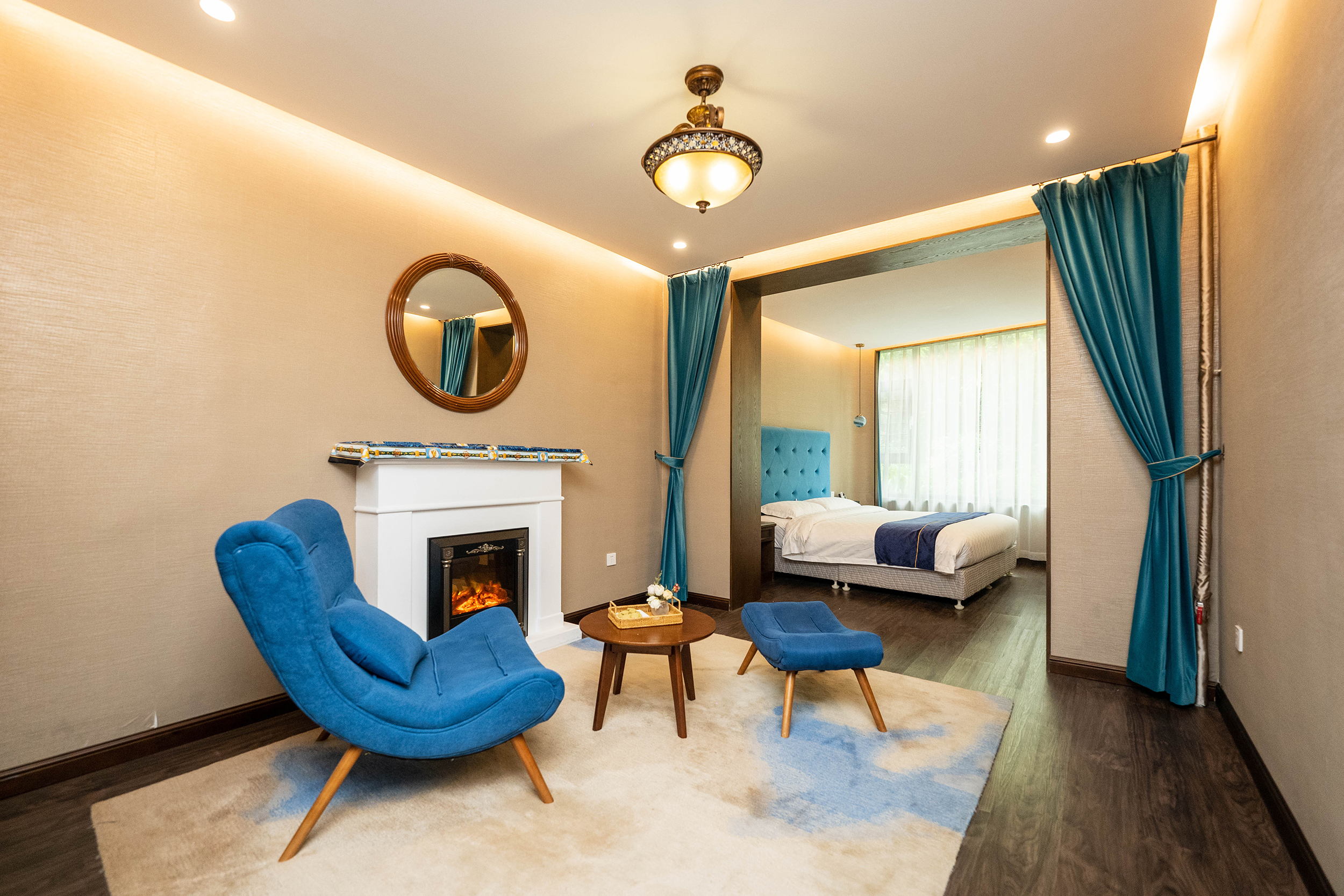 林间墅听海大床房（围炉夜话）