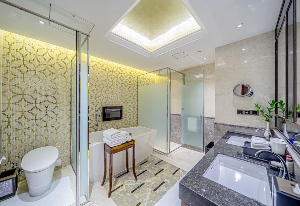 Zhaolin Grand Hotel BeijingBusiness Suite