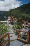 A cost-effective homestay where you can lie in bed and gaze at the Siguniang Mountain