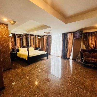 Suite Eksekutif Kupon OYO 90134 K Garden Hotel