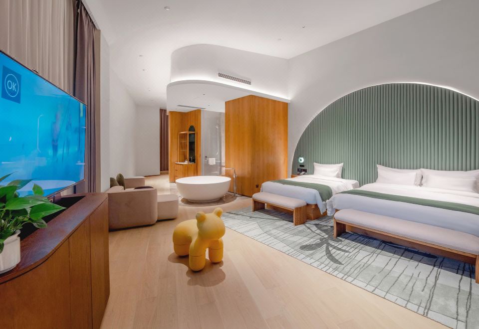 Deluxe Family Room