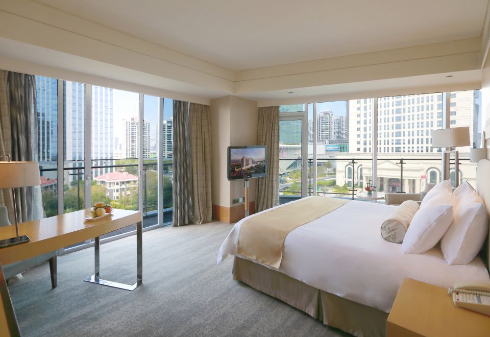 International Conference Center Hotel XiamenSuperior CBD View Double Bed Room With Balcony