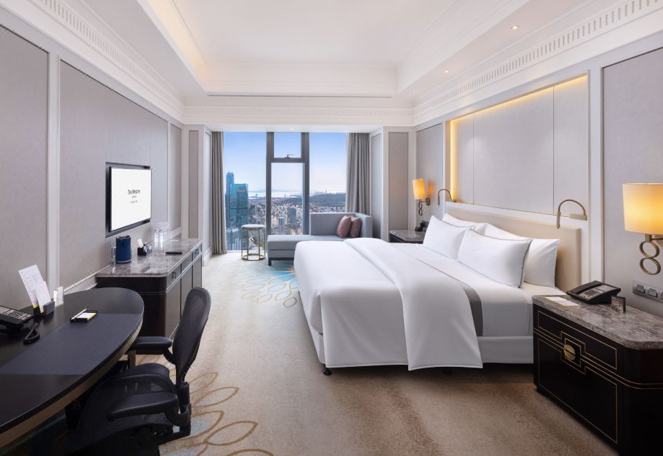 The Westin QingdaoRenewal Room，Single Bed Ocean View, Club Lounge Access, High Floor, 50th Floor And Above, Room