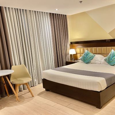 VIP Class Queen The VIP Hotel Promo Code