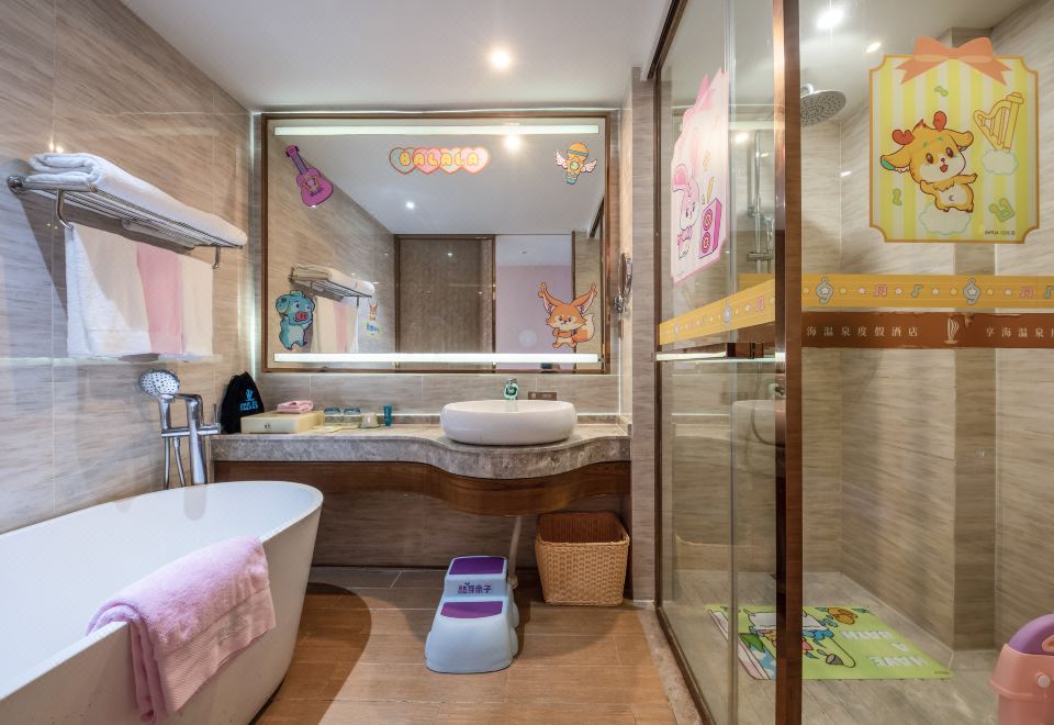 酷芽巴啦啦海景家庭房（子母床）