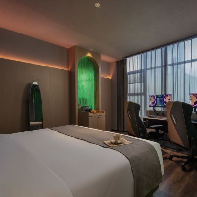 梳雲·舒適電競大床房（2K240HZ+4070+i514代+浴缸） 長飯店（五一廣場IFS國金中心店）優惠