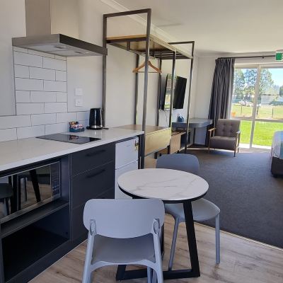 豪華特大床一室房 羅託路亞世外桃源旅舍優惠