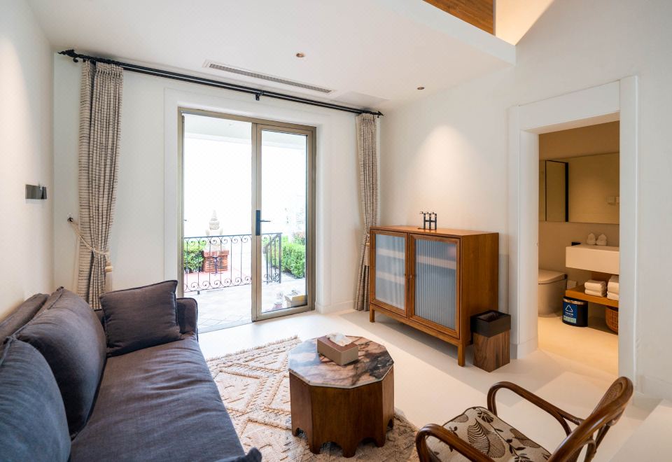 湖畔露台私汤房