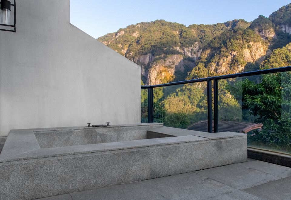 FUZHOU ROYAL HOT SPRING HOTEL & RESORTYunshui Pavilion - Parent Child Villa (One Room, One Living Room+Independent Hot Spring Pool)