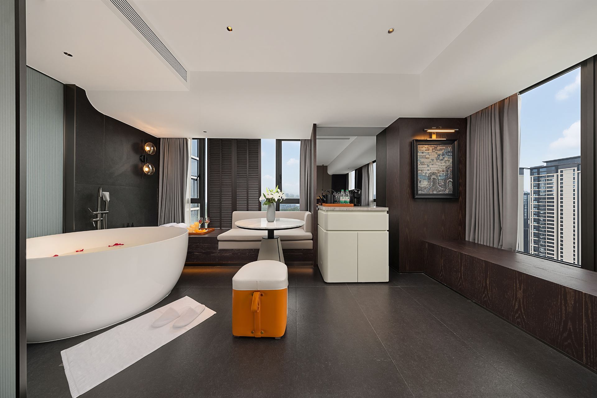 Guestroom - with View (Double Bed) (Bathtub)