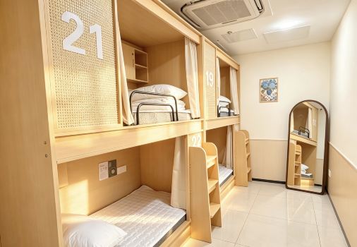 Yooha Travel | All-Female Homestay (Dongmen Old Street Grand Theater Subway Station)