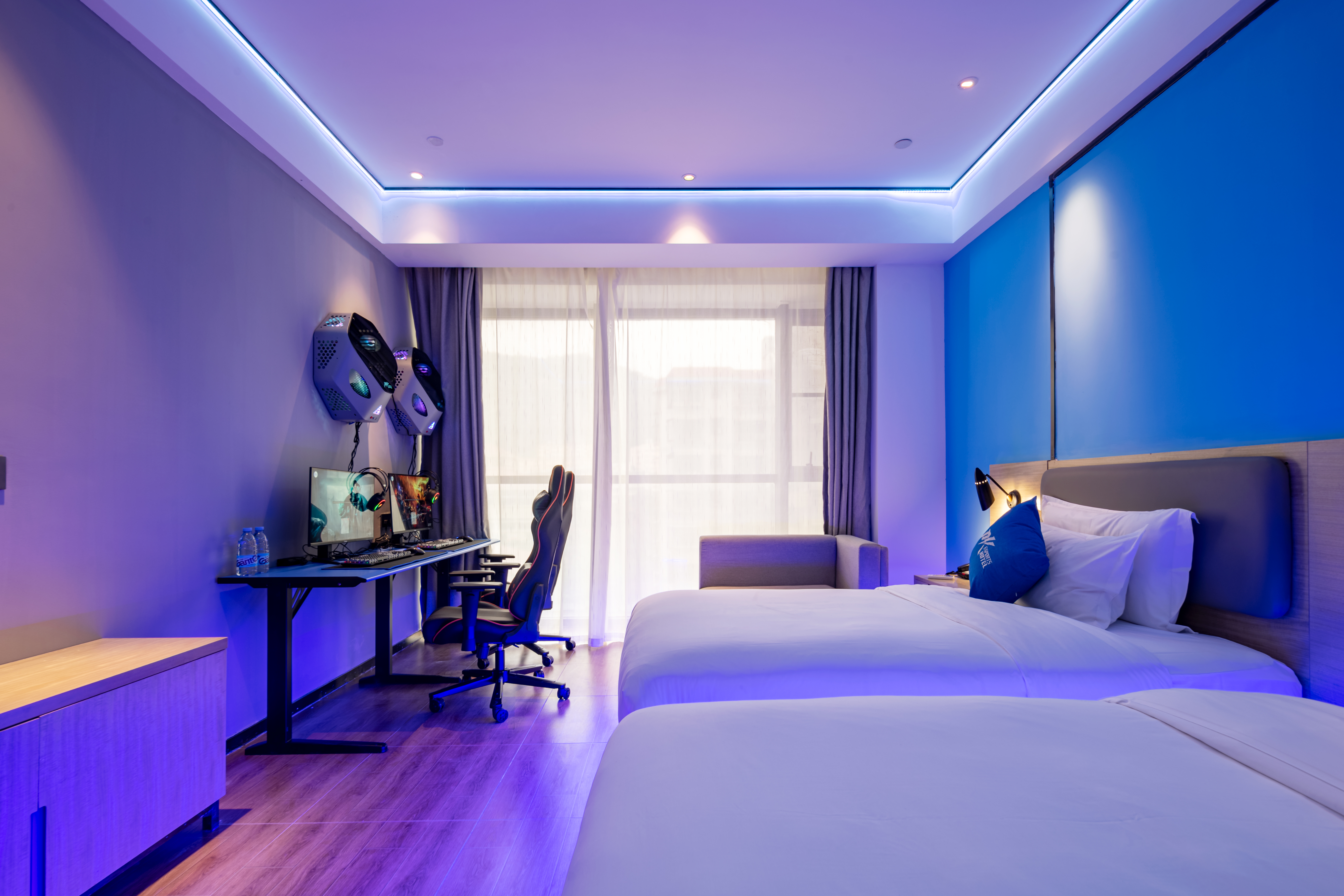 PK e-sports hotel (Xiamen International Convention and Exhibition Center)奢华电竞双床房[RTX3080Ti+32G+i5-12490+27寸2K+M2-240G网吧特权]