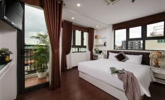 TrangTrang Premium Hotel & Sky Bar