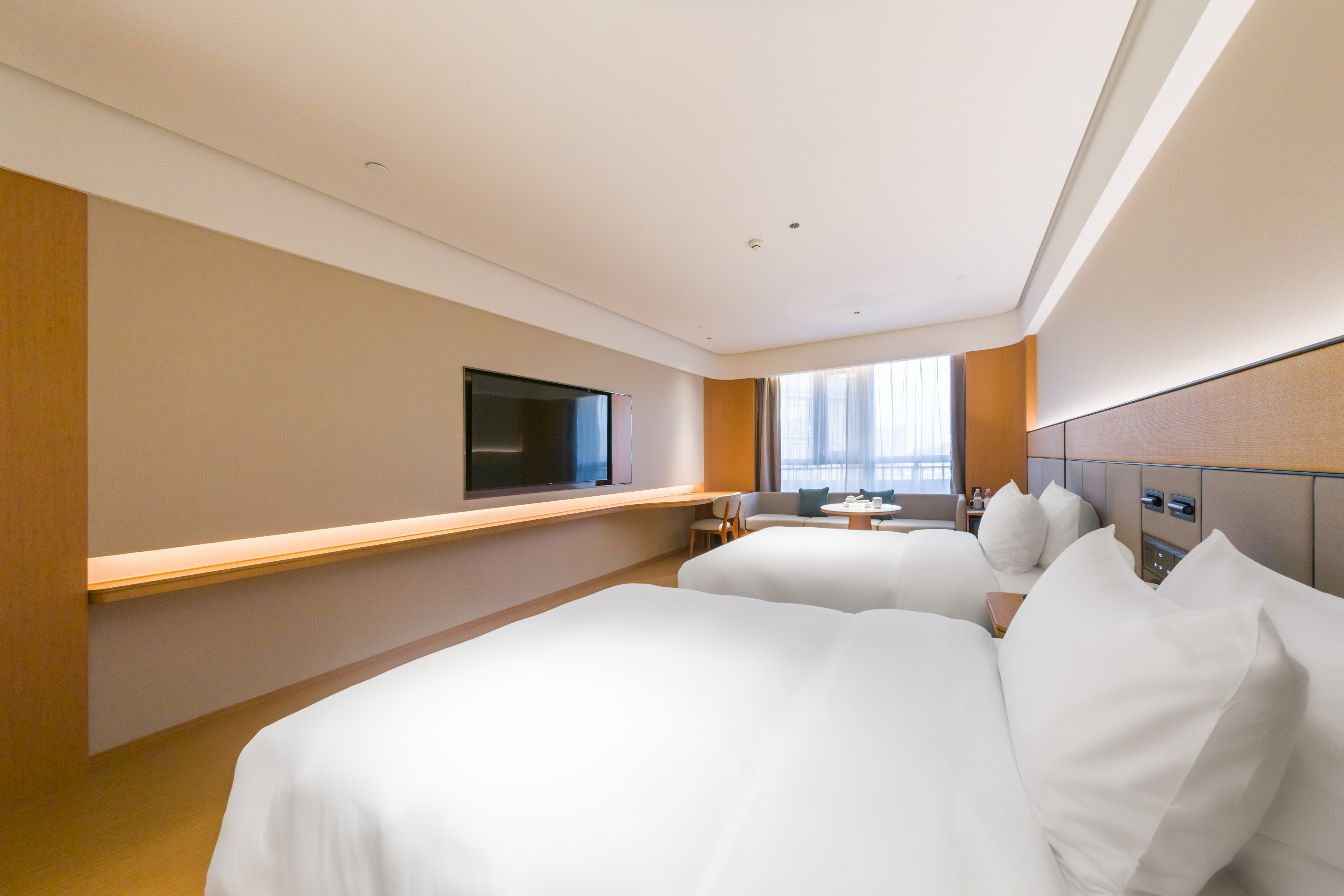 商务双床房（65寸电视投屏+智能客控+迷你小冰箱）